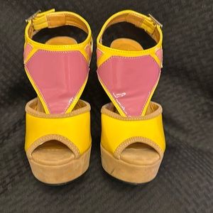 Shoe Republic LA 5.5” Yellow & Purple Platform Heels. Size 6